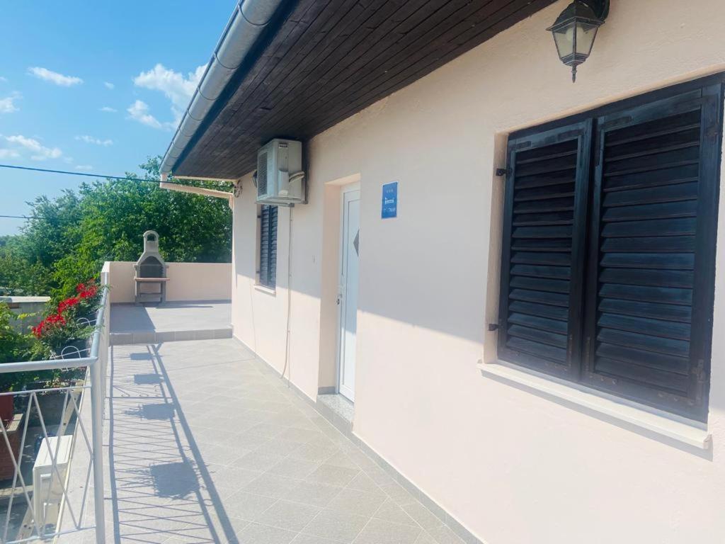 Apartman Nina Posedarje Exterior photo